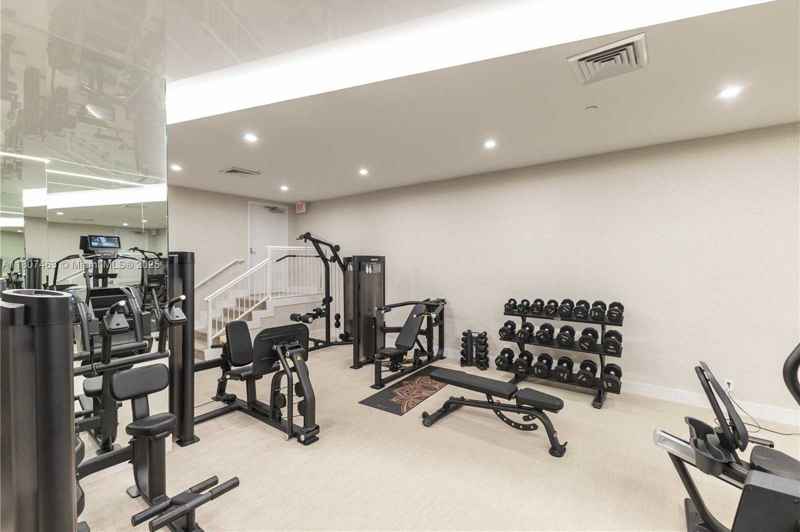 Small Image of 3640 YACHT CLUB DR #1805, Aventura Number 39