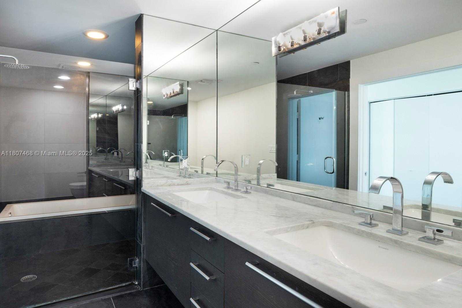 Small Image of 900 BISCAYNE BLVD #5606, Miami Number 25