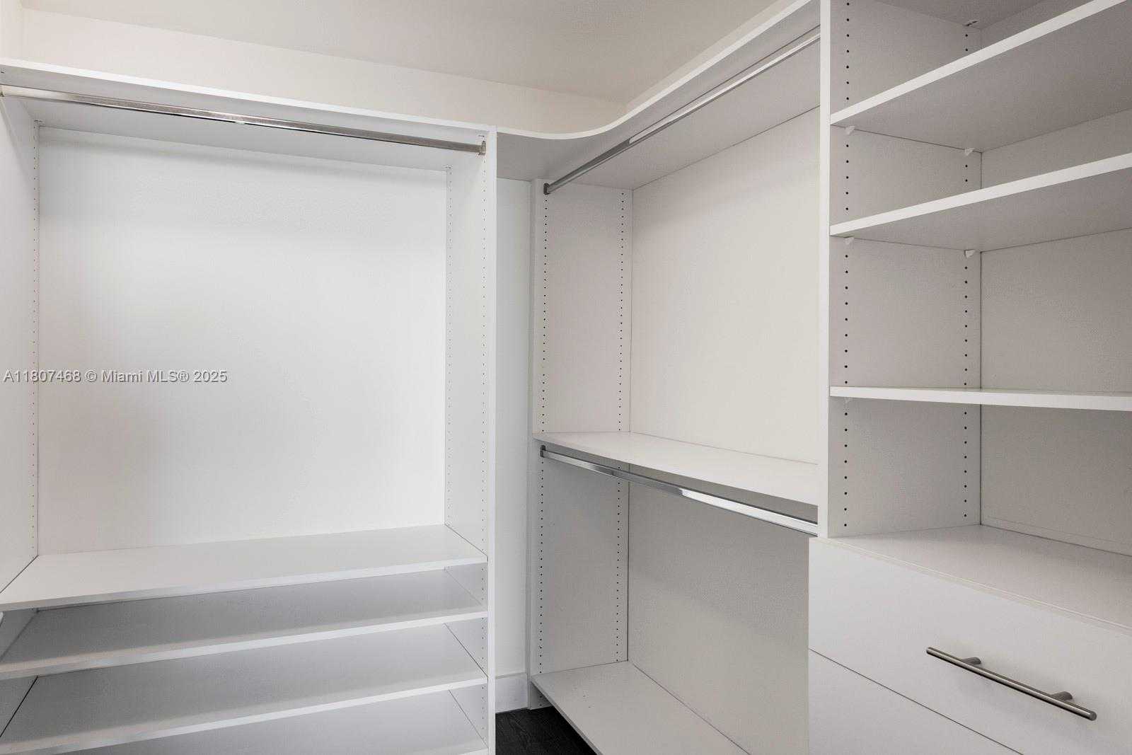 Small Image of 900 BISCAYNE BLVD #5606, Miami Number 26