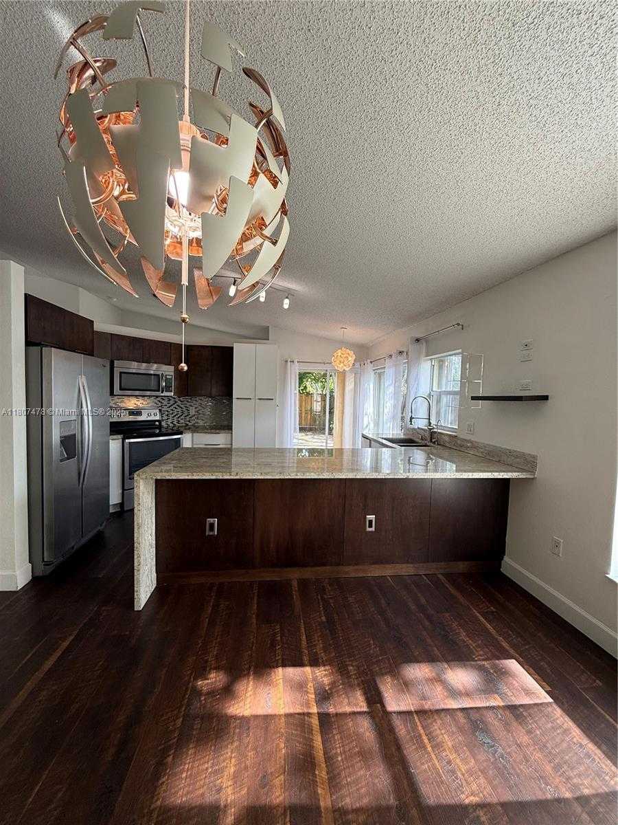Small Image of 5858 NORTH WEST 113TH PL, Doral Number 4