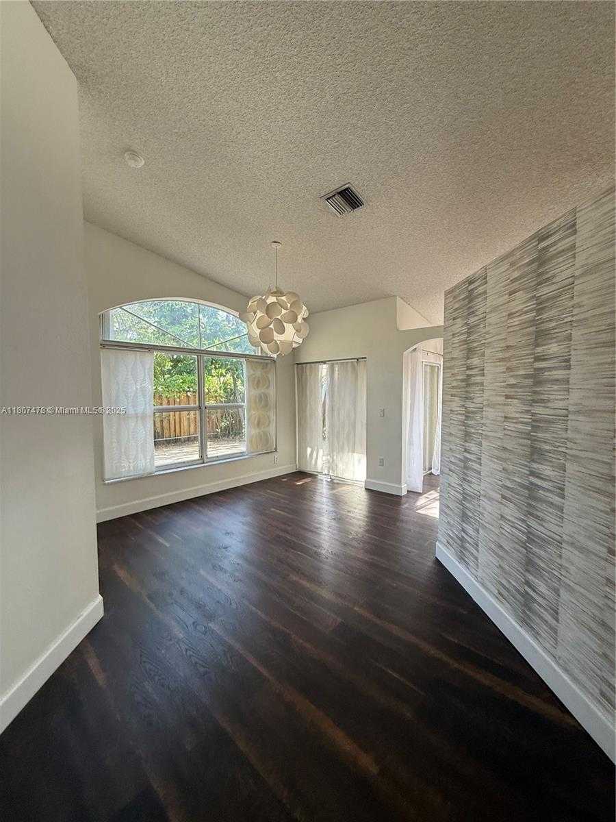 Small Image of 5858 NORTH WEST 113TH PL, Doral Number 6