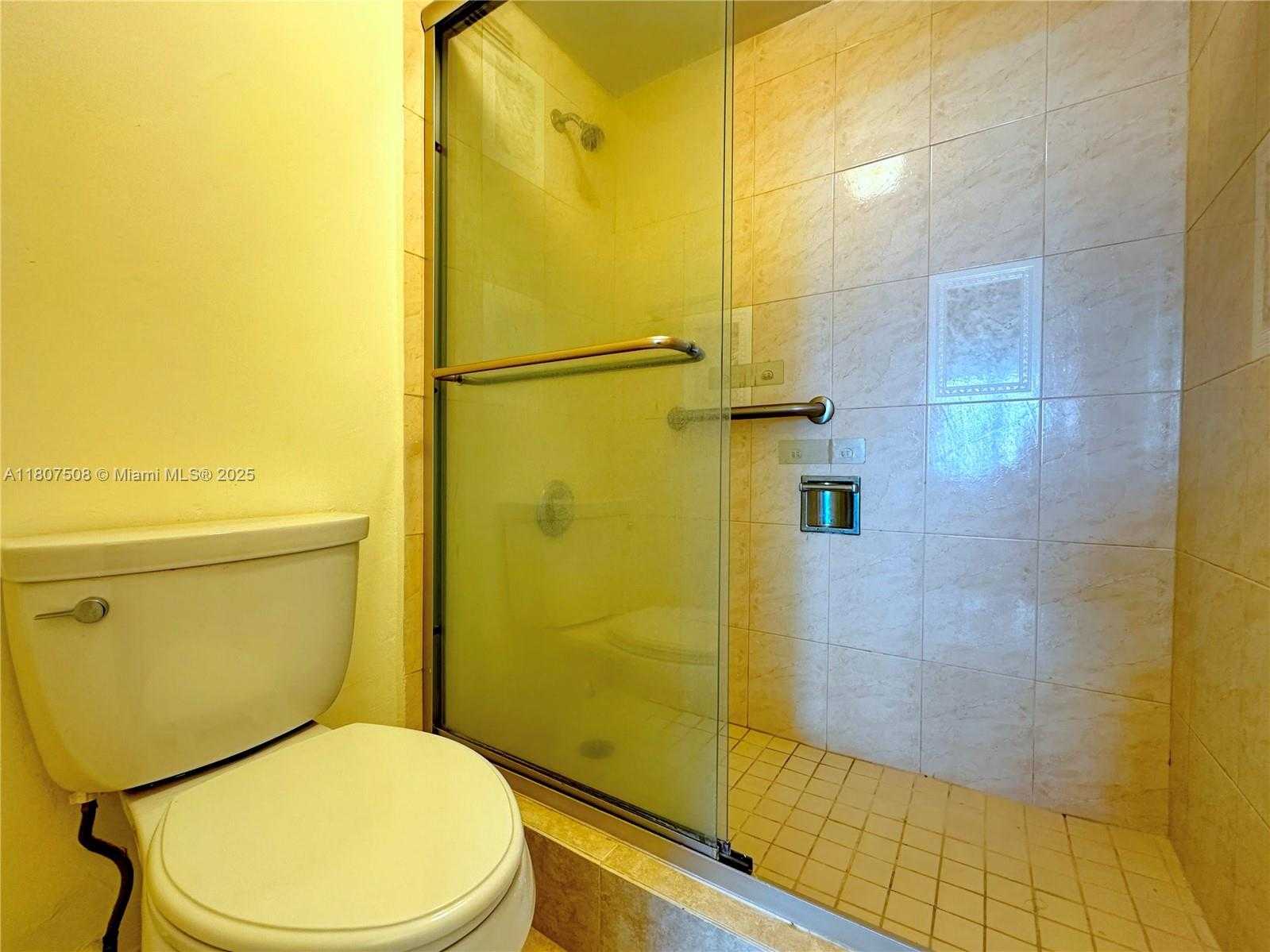 Small Image of 2899 COLLINS AVE #1042, Miami Beach Number 8
