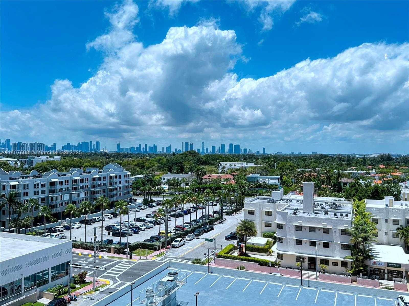 Small Image of 2899 COLLINS AVE #1042, Miami Beach Number 9