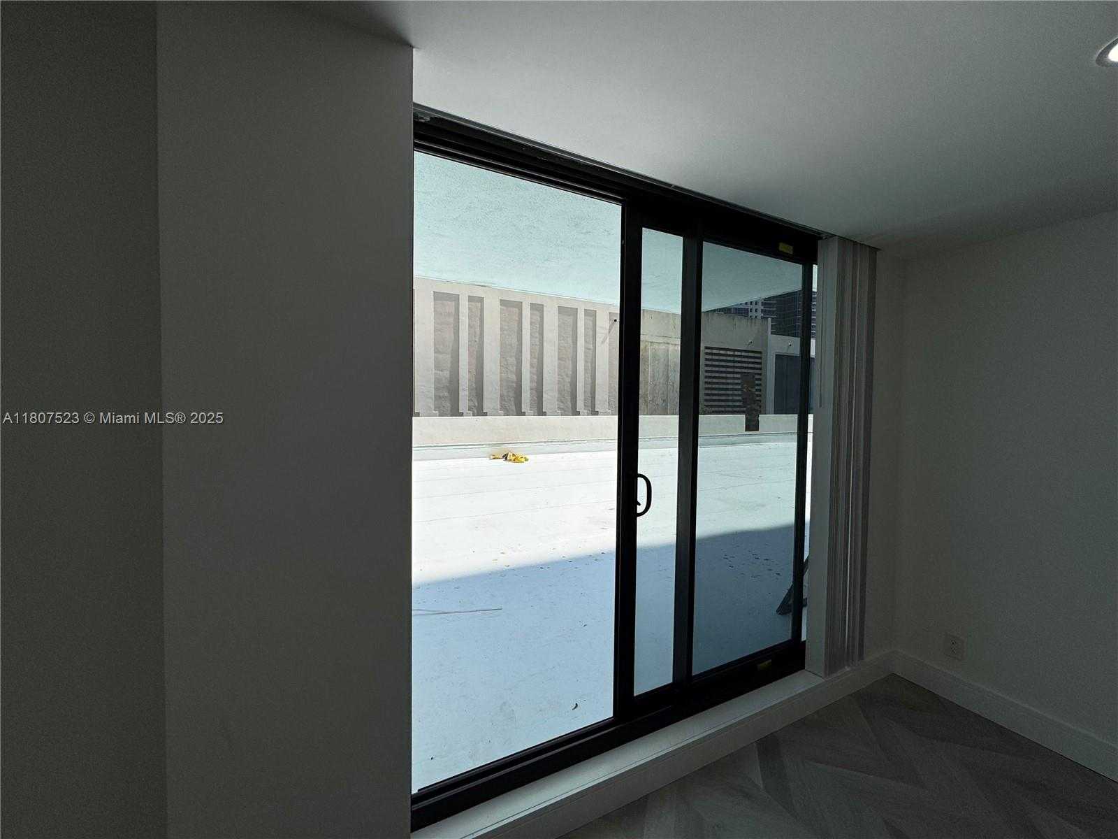 Small Image of 1800 COLLINS AVE #5B, Miami Beach Number 13