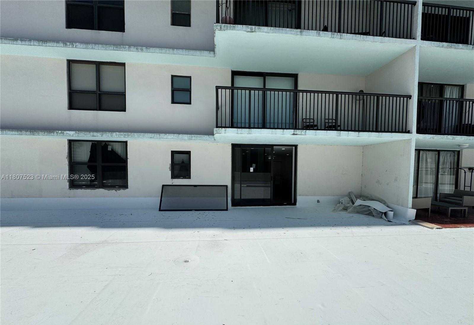 Small Image of 1800 COLLINS AVE #5B, Miami Beach Number 15