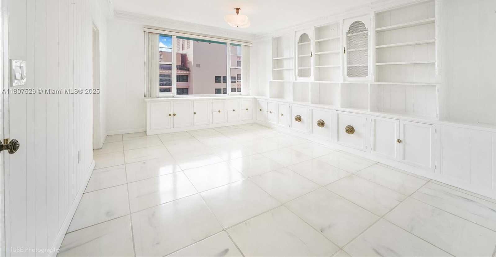 Small Image of 5255 COLLINS AVE #14D, Miami Beach Number 12