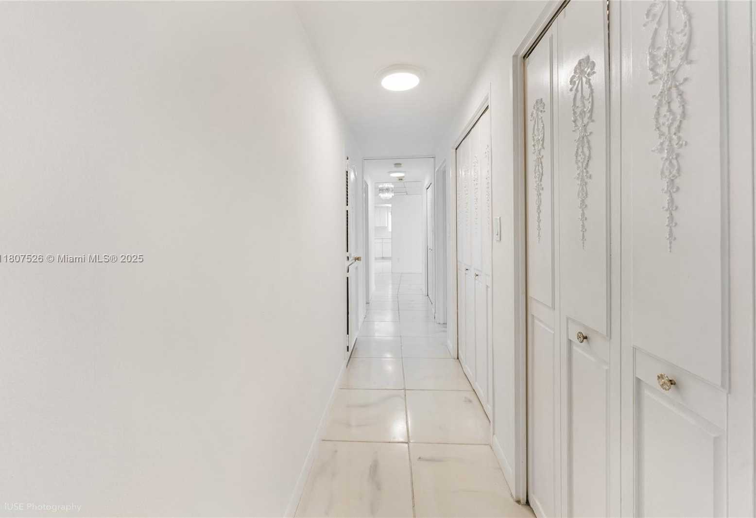 Small Image of 5255 COLLINS AVE #14D, Miami Beach Number 13