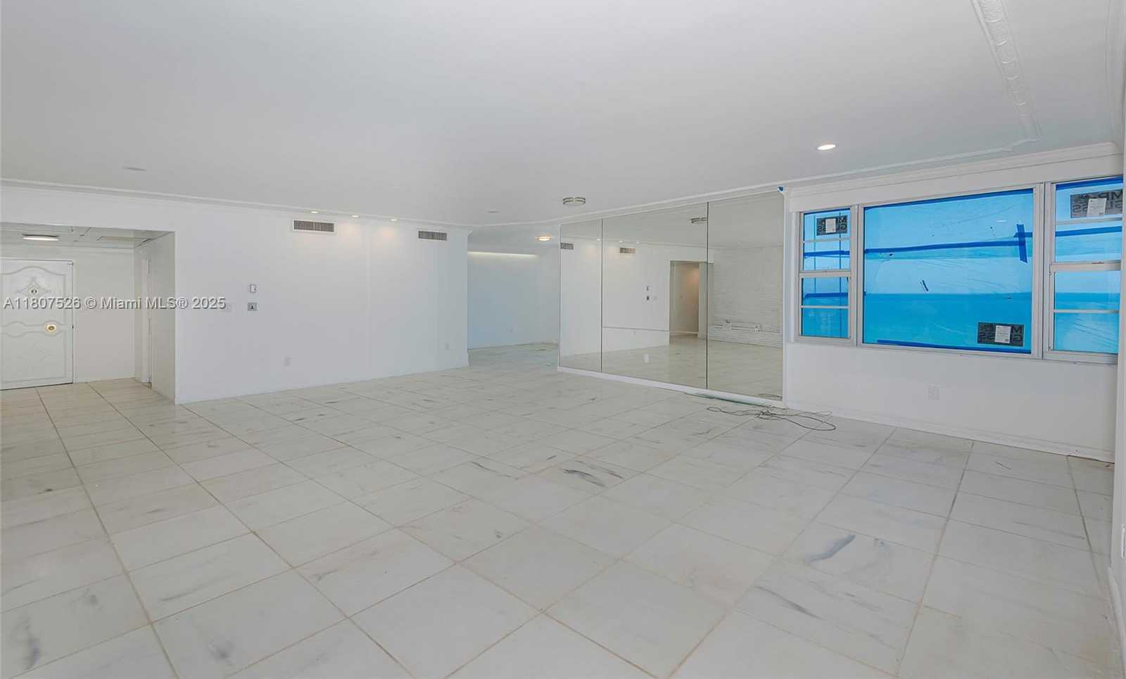 Small Image of 5255 COLLINS AVE #14D, Miami Beach Number 16