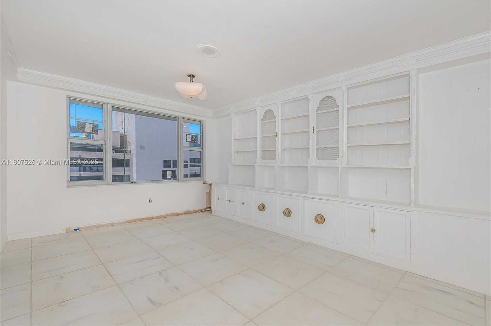 Small Image of 5255 COLLINS AVE #14D, Miami Beach Number 27