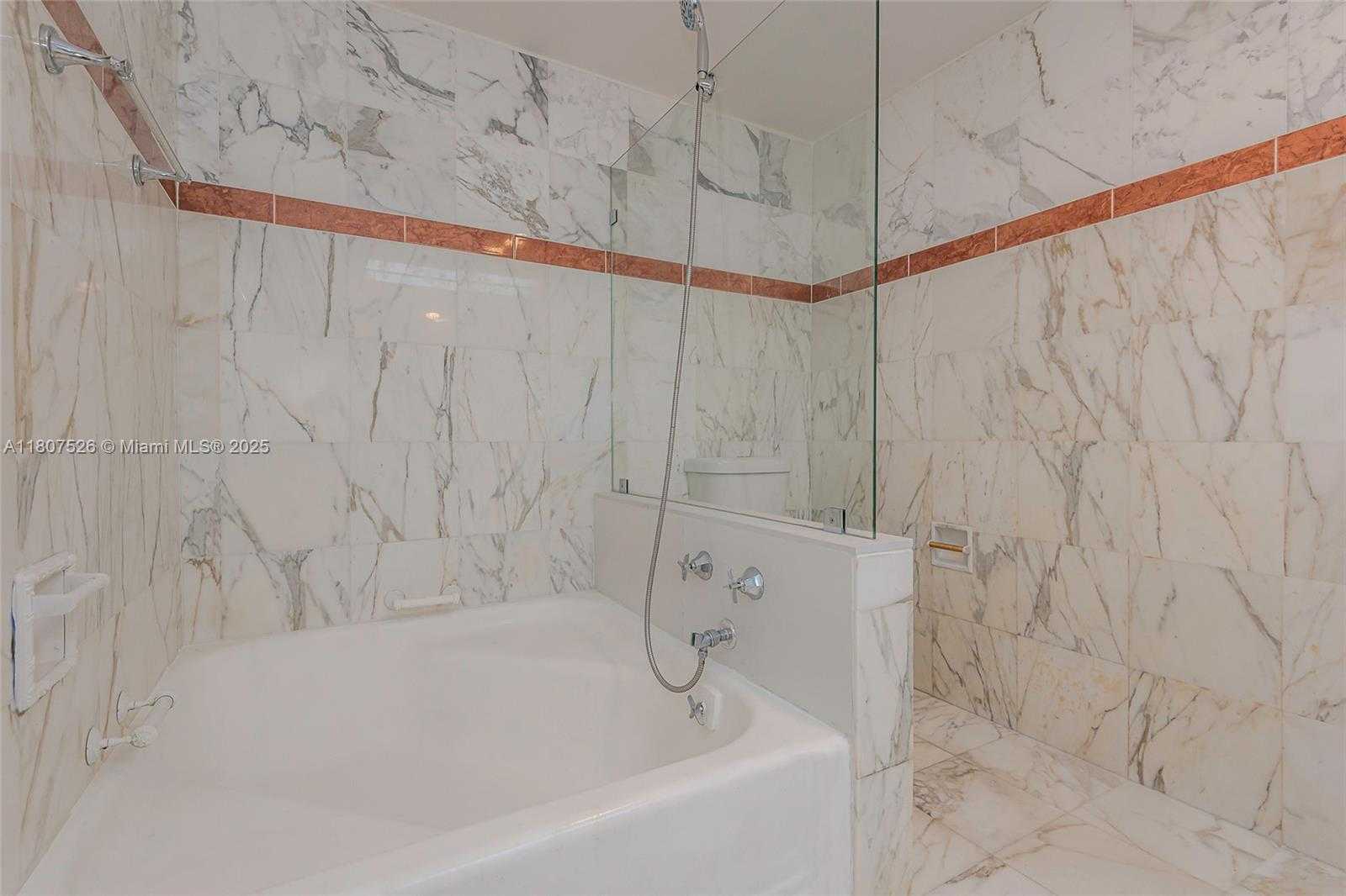 Small Image of 5255 COLLINS AVE #14D, Miami Beach Number 39