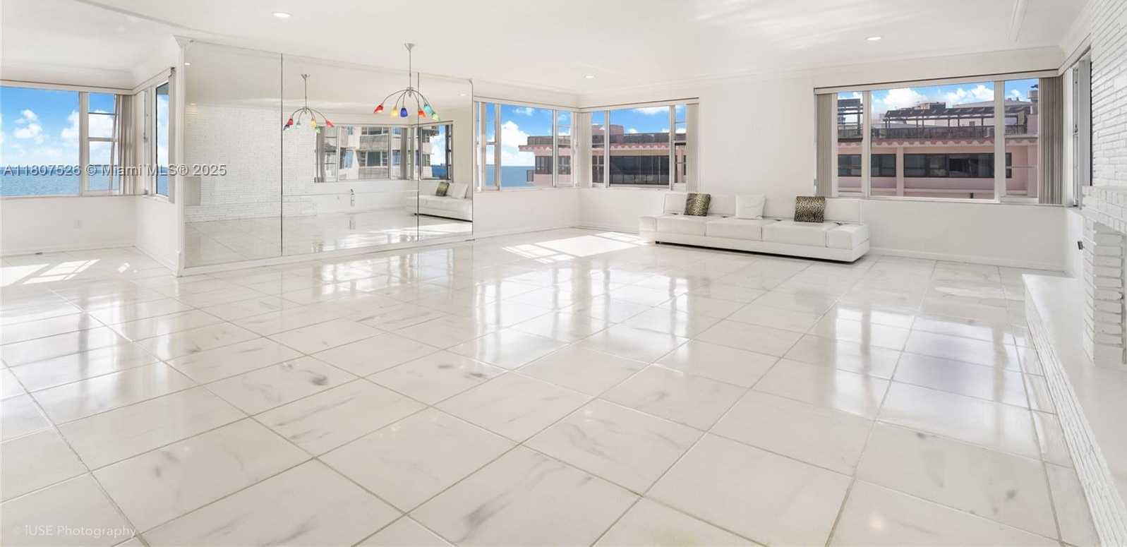 Small Image of 5255 COLLINS AVE #14D, Miami Beach Number 4