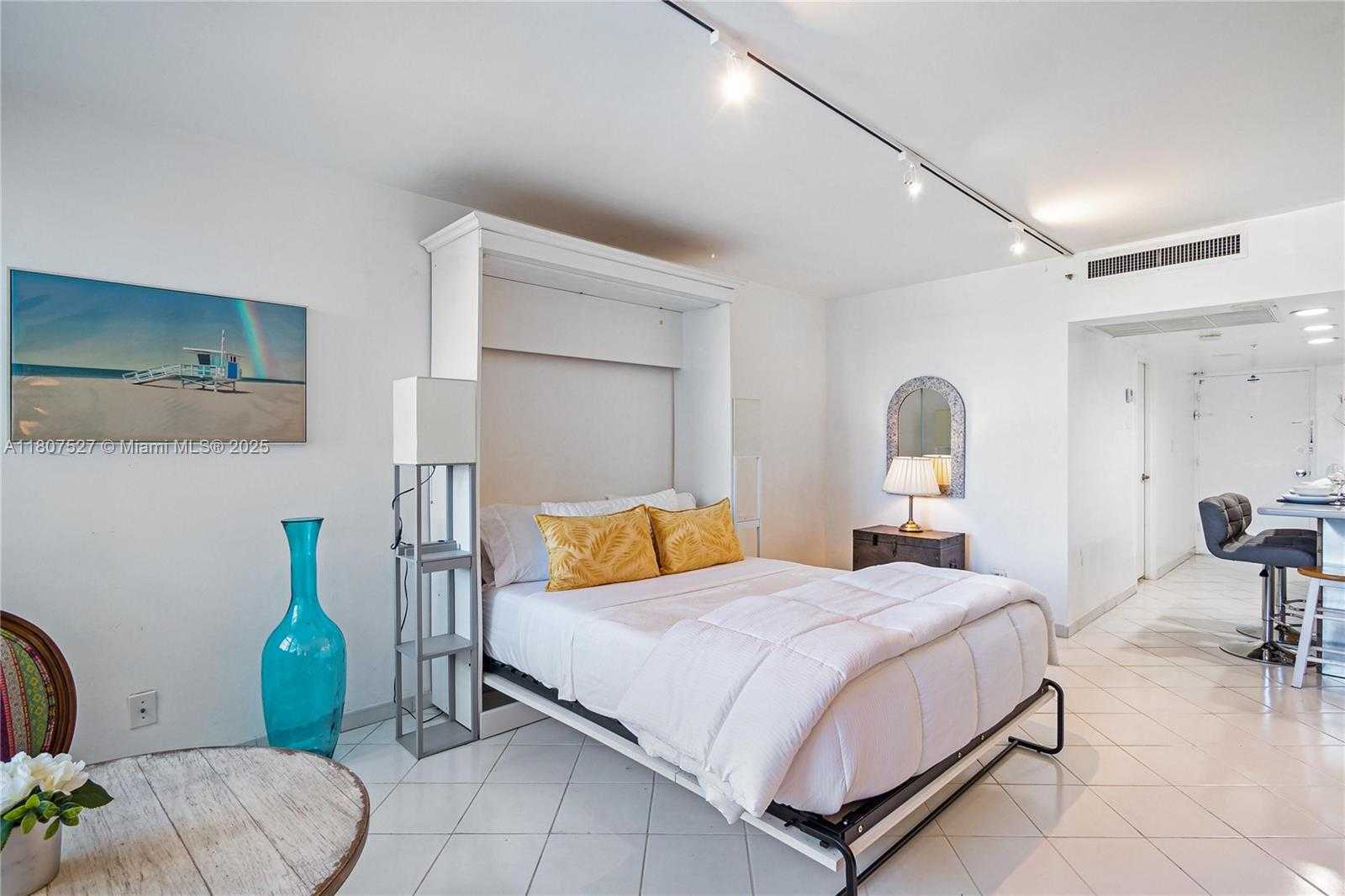 Small Image of 100 LINCOLN RD #515, Miami Beach Number 5