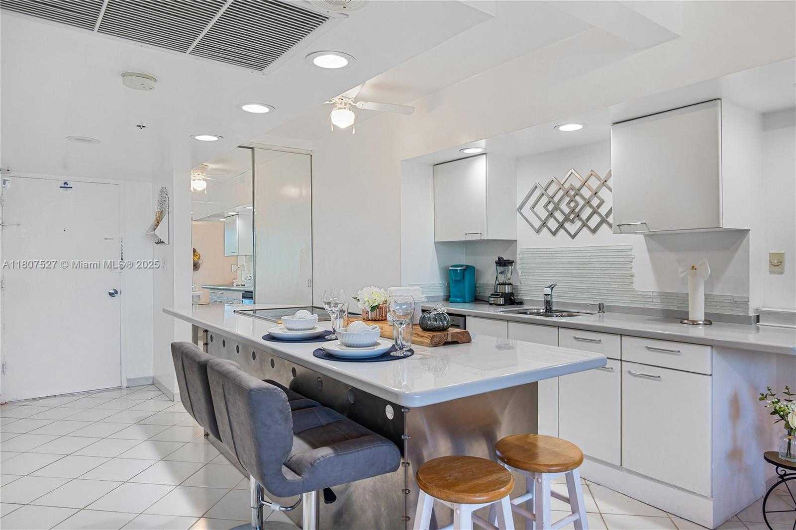 Small Image of 100 LINCOLN RD #515, Miami Beach Number 9
