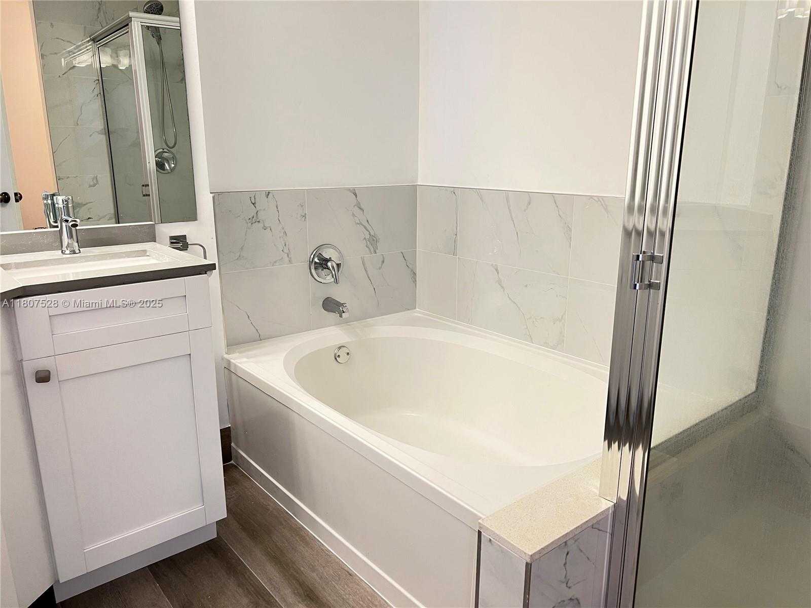 Small Image of 17150 NORTH BAY RD #2814, Sunny Isles Beach Number 18