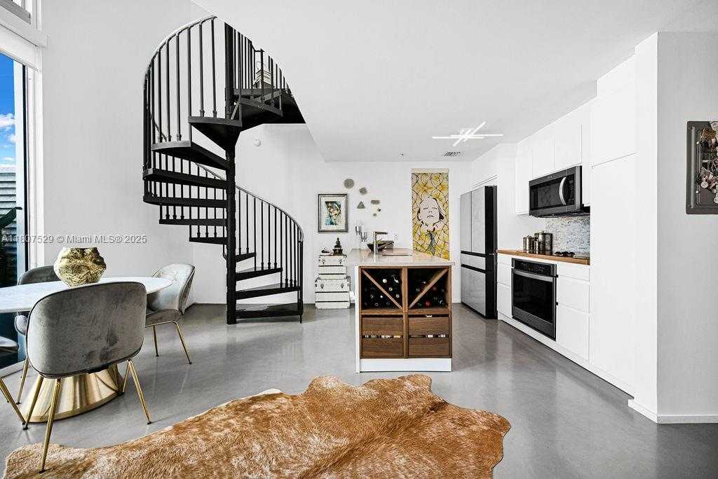 Small Image of 300 SOUTH BISCAYNE BLVD #L-1232, Miami Number 11