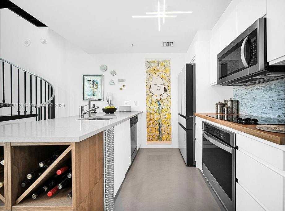 Small Image of 300 SOUTH BISCAYNE BLVD #L-1232, Miami Number 14