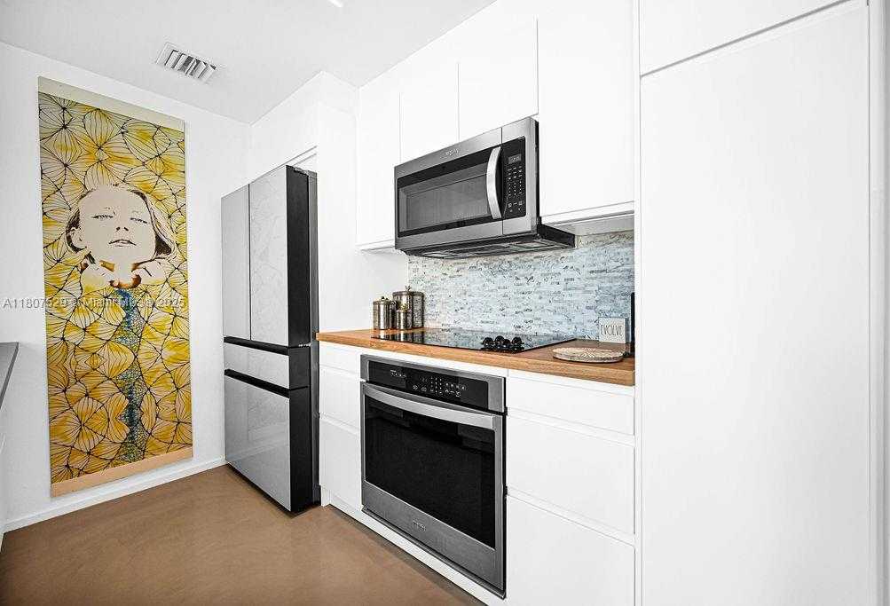 Small Image of 300 SOUTH BISCAYNE BLVD #L-1232, Miami Number 18