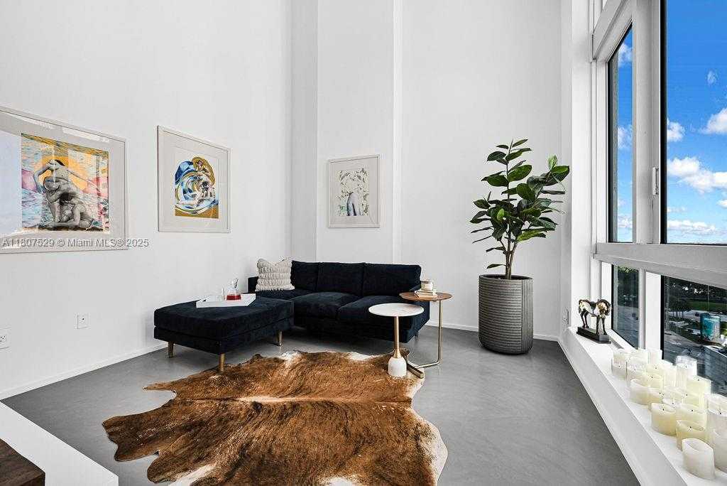 Small Image of 300 SOUTH BISCAYNE BLVD #L-1232, Miami Number 2