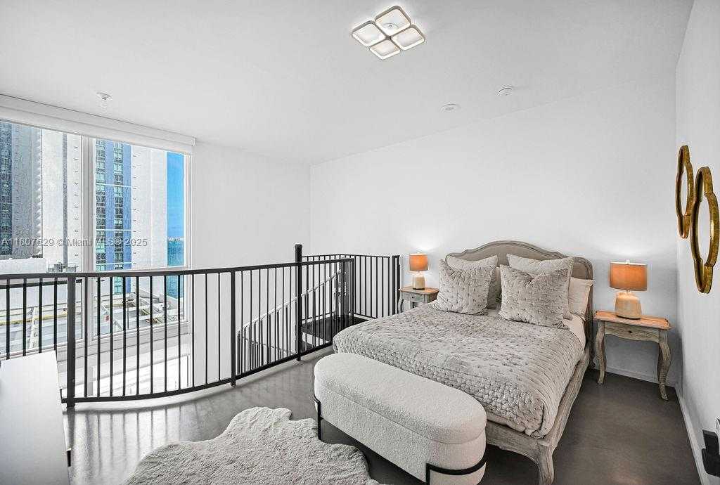 Small Image of 300 SOUTH BISCAYNE BLVD #L-1232, Miami Number 24