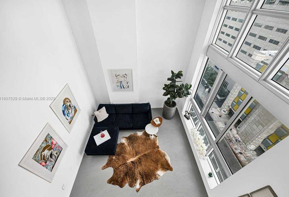 Small Image of 300 SOUTH BISCAYNE BLVD #L-1232, Miami Number 30