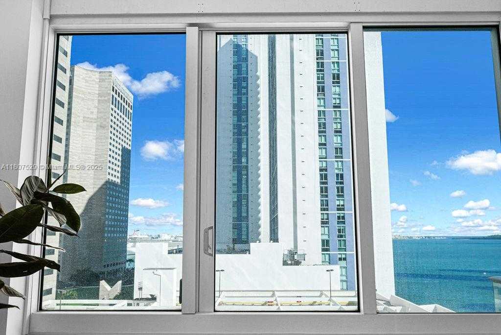 Small Image of 300 SOUTH BISCAYNE BLVD #L-1232, Miami Number 5