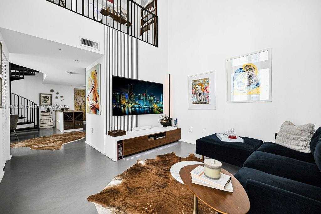 Small Image of 300 SOUTH BISCAYNE BLVD #L-1232, Miami Number 6