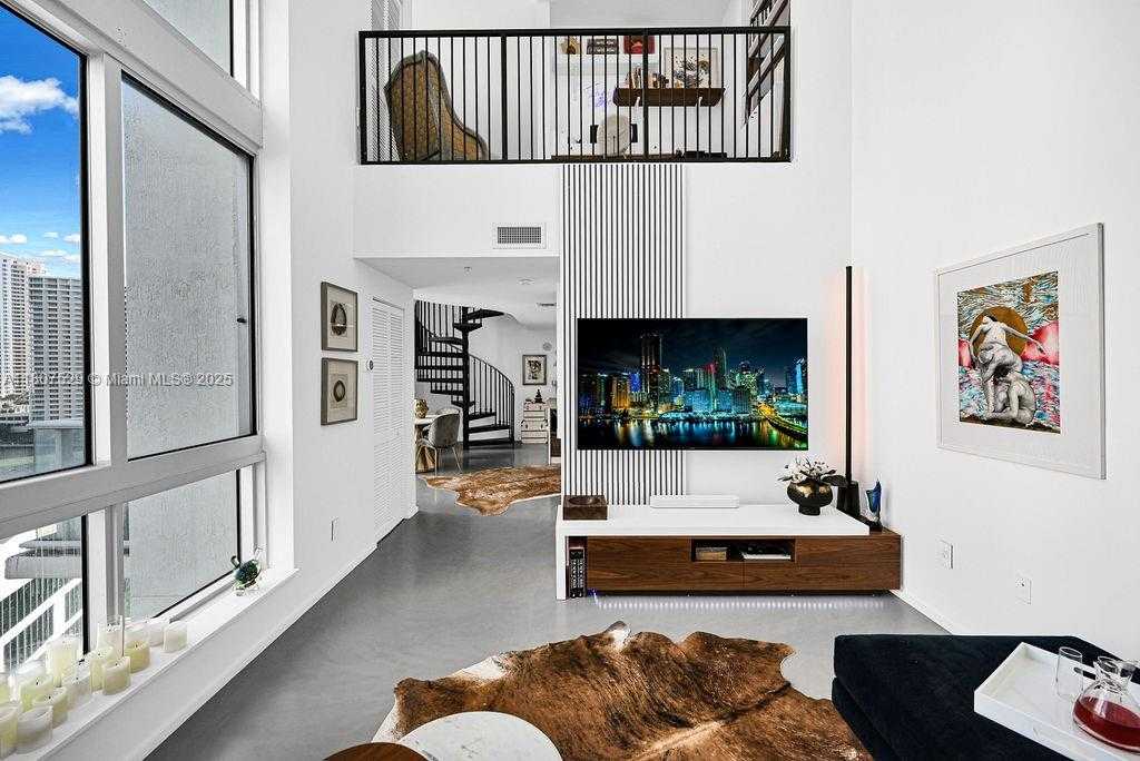 Small Image of 300 SOUTH BISCAYNE BLVD #L-1232, Miami Number 7