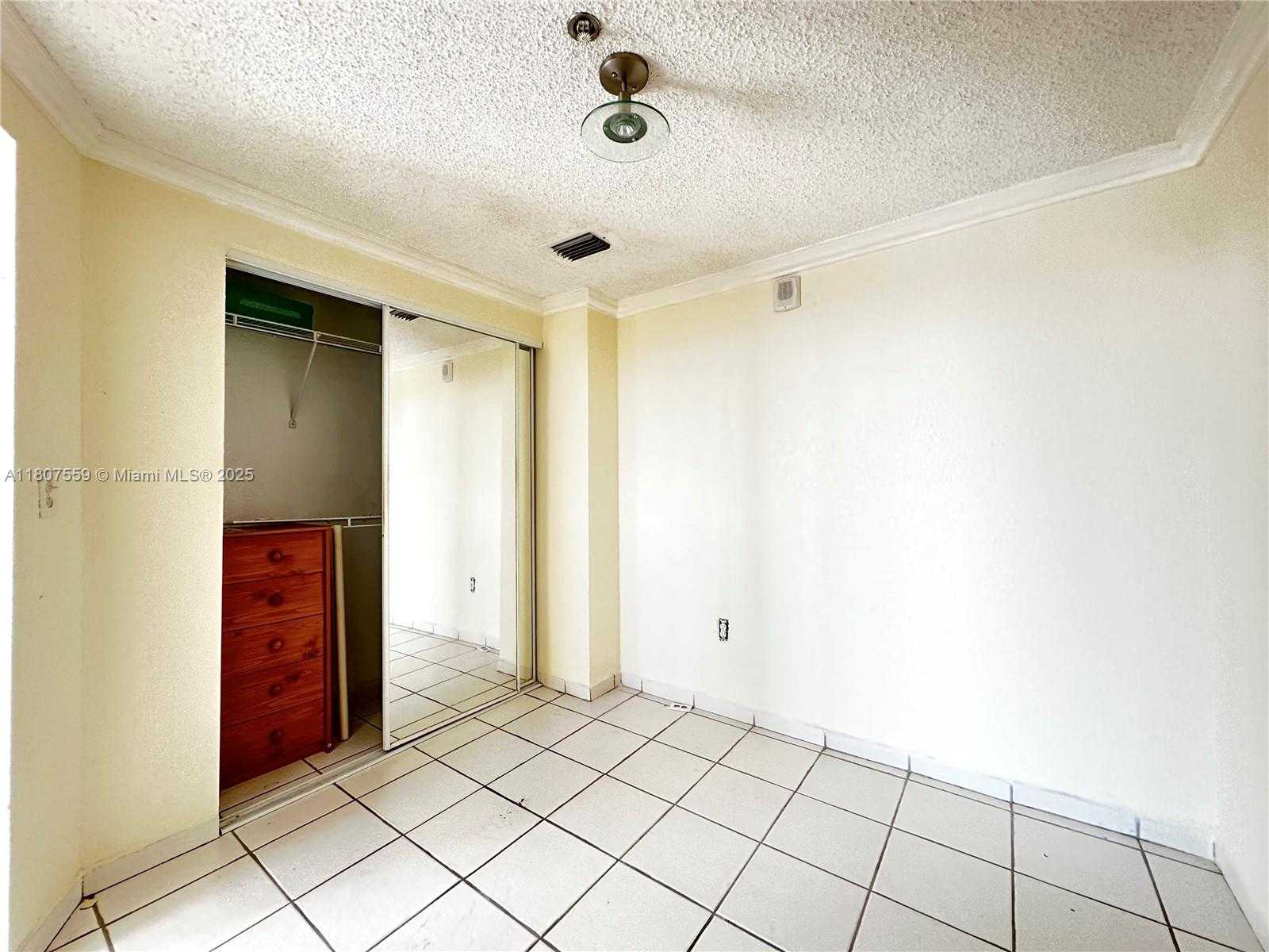 Small Image of 2829 INDIAN CREEK DR #1105, Miami Beach Number 8