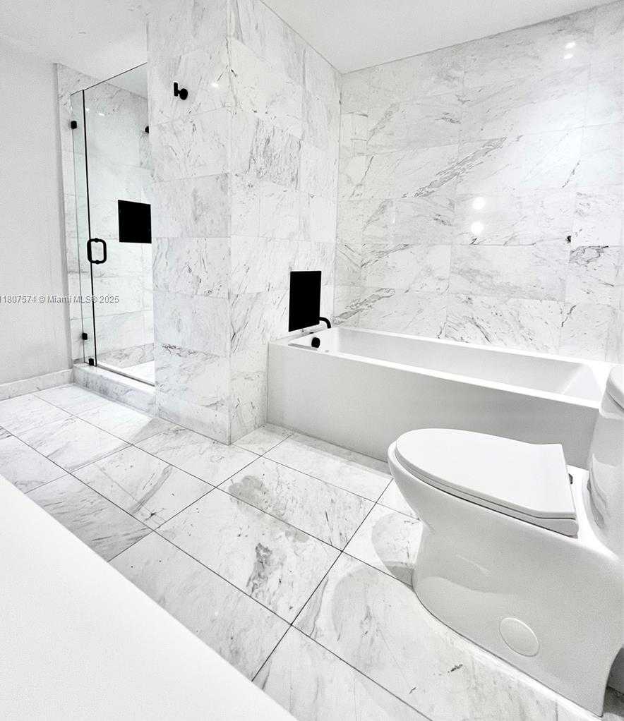 Small Image of 9940 WEST BAY HARBOR DR #5A-N, Bay Harbor Islands Number 17