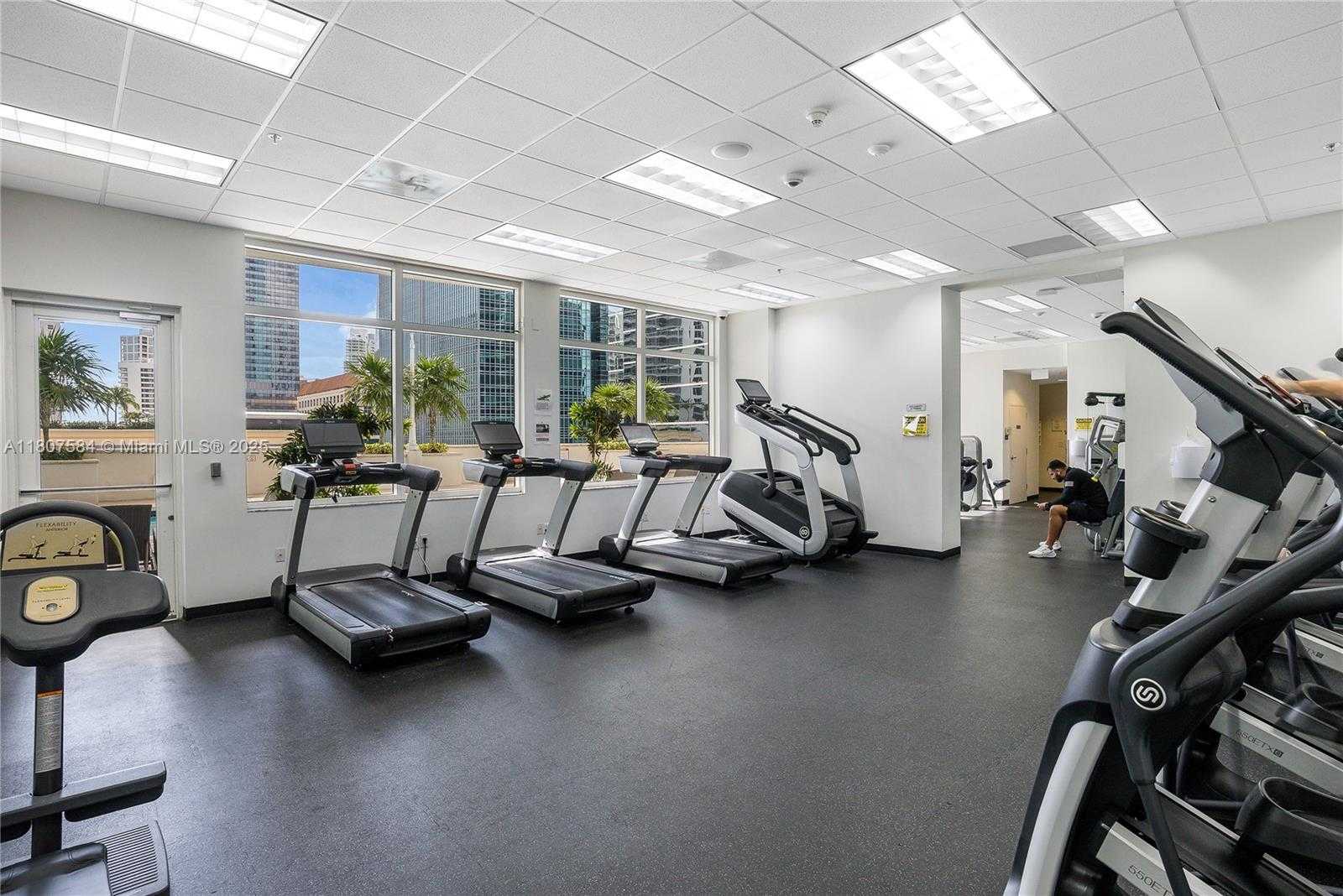 Small Image of 1200 BRICKELL BAY DR #2824, Miami Number 13