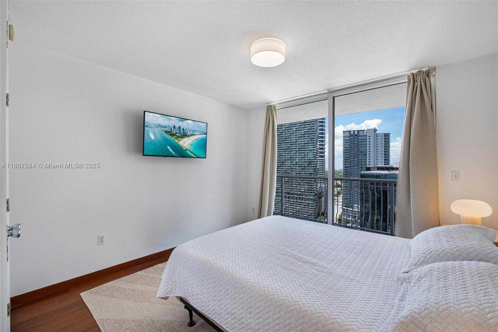 Small Image of 1200 BRICKELL BAY DR #2824, Miami Number 23