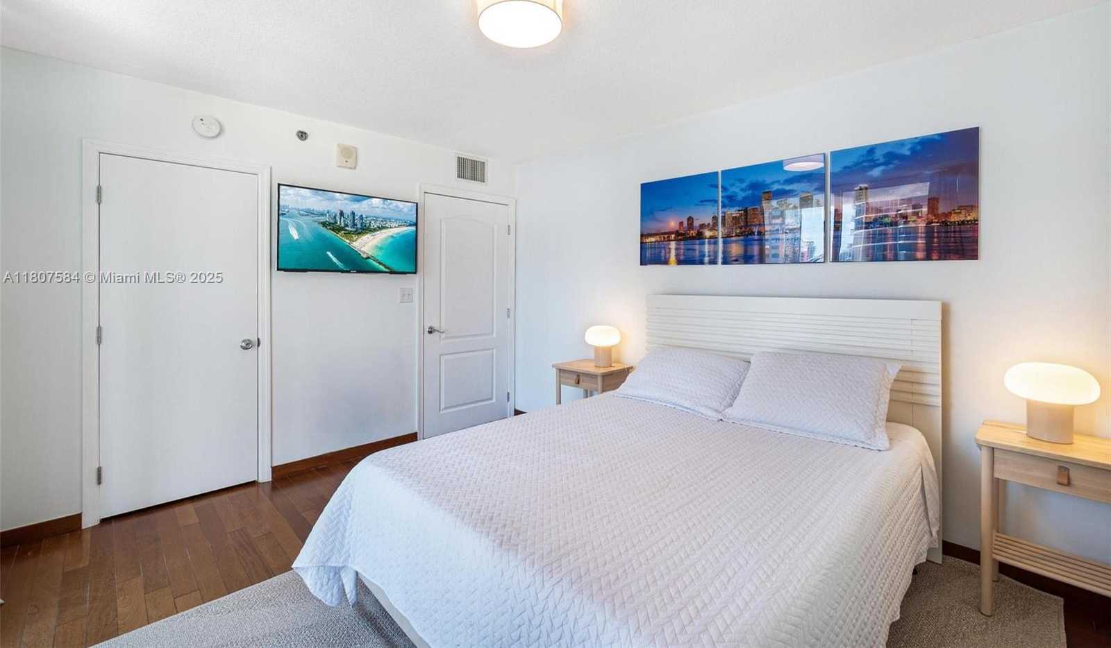 Small Image of 1200 BRICKELL BAY DR #2824, Miami Number 25