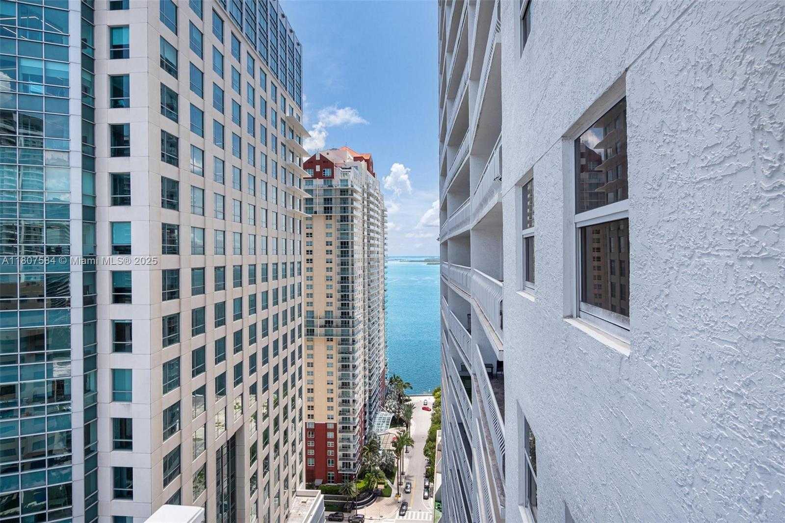 Small Image of 1200 BRICKELL BAY DR #2824, Miami Number 29