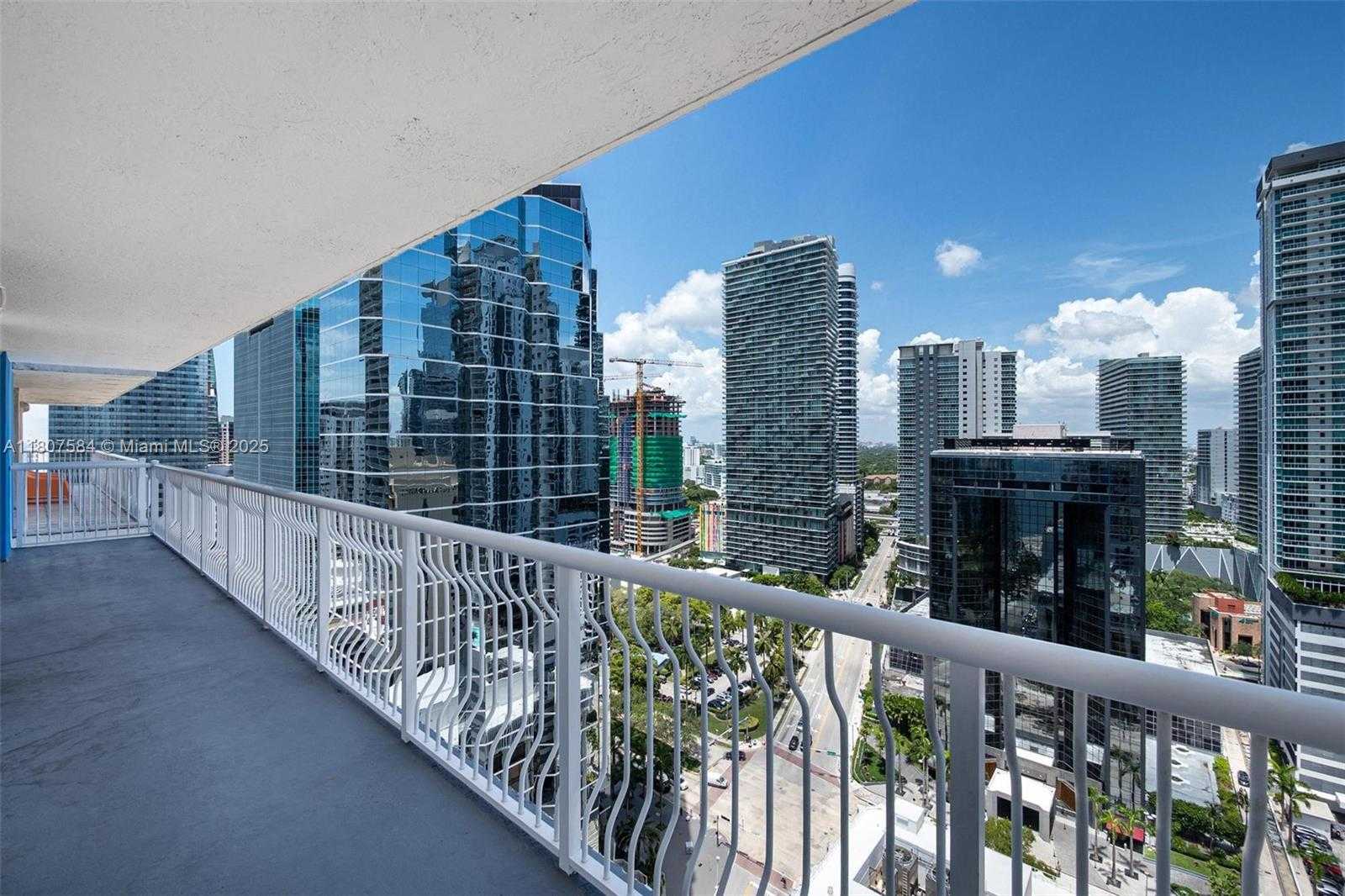 Small Image of 1200 BRICKELL BAY DR #2824, Miami Number 34