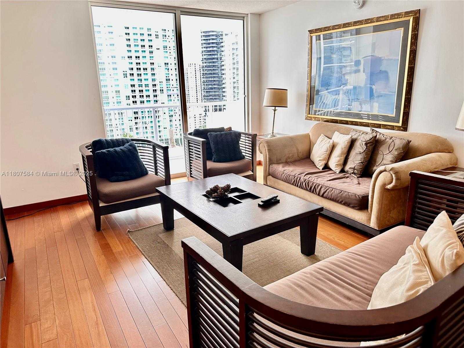 Small Image of 1200 BRICKELL BAY DR #2824, Miami Number 4