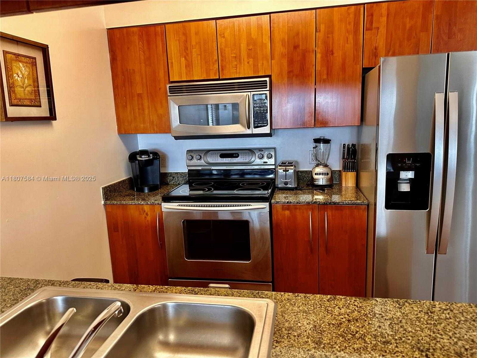 Small Image of 1200 BRICKELL BAY DR #2824, Miami Number 5