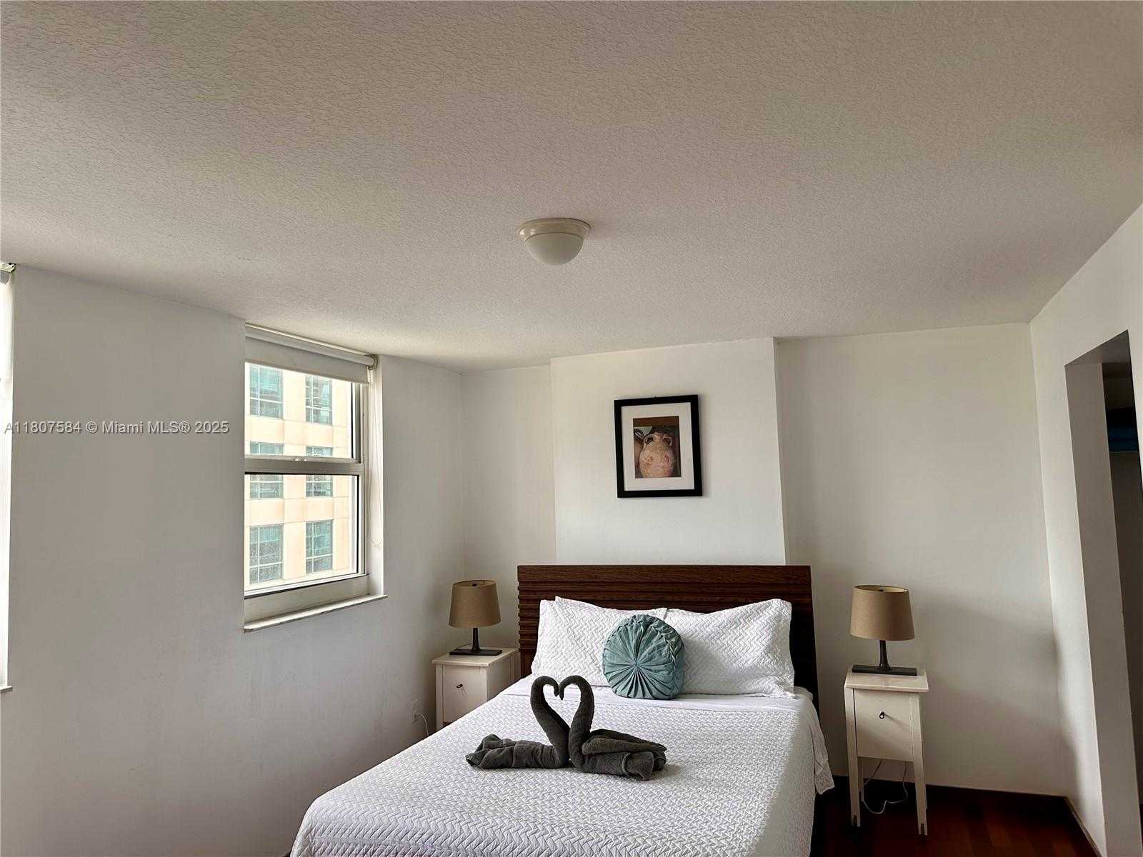 Small Image of 1200 BRICKELL BAY DR #2824, Miami Number 8