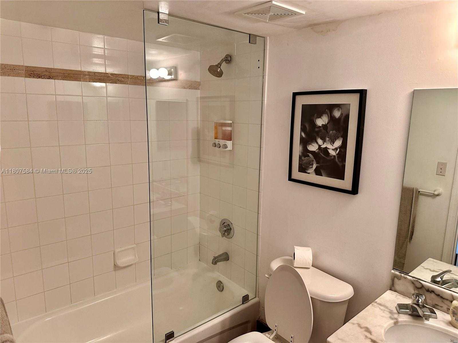 Small Image of 1200 BRICKELL BAY DR #2824, Miami Number 9