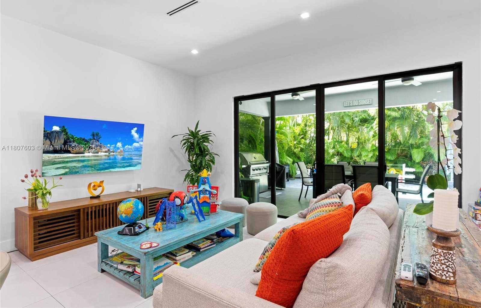 Small Image of 5960 SOUTH WEST 41ST ST, Miami Number 13