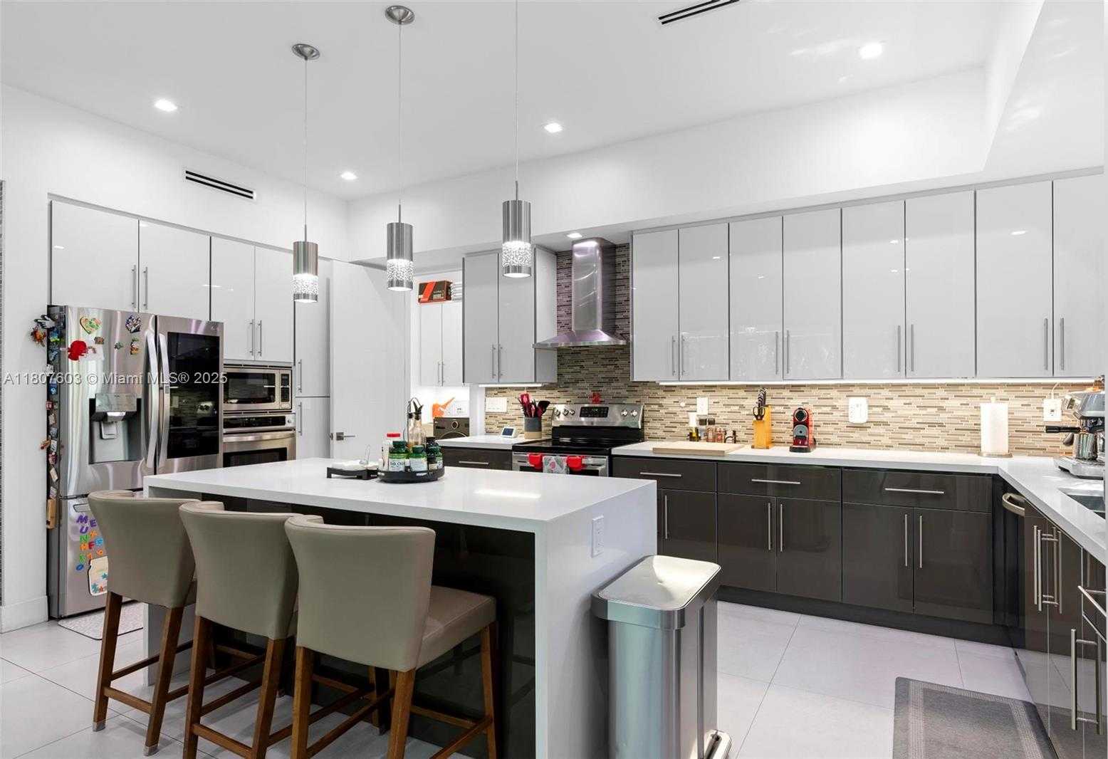 Small Image of 5960 SOUTH WEST 41ST ST, Miami Number 14