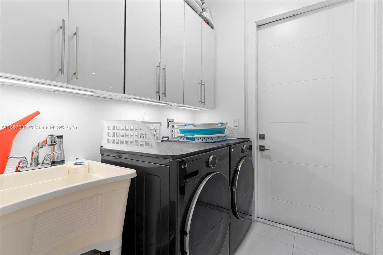 Small Image of 5960 SOUTH WEST 41ST ST, Miami Number 18