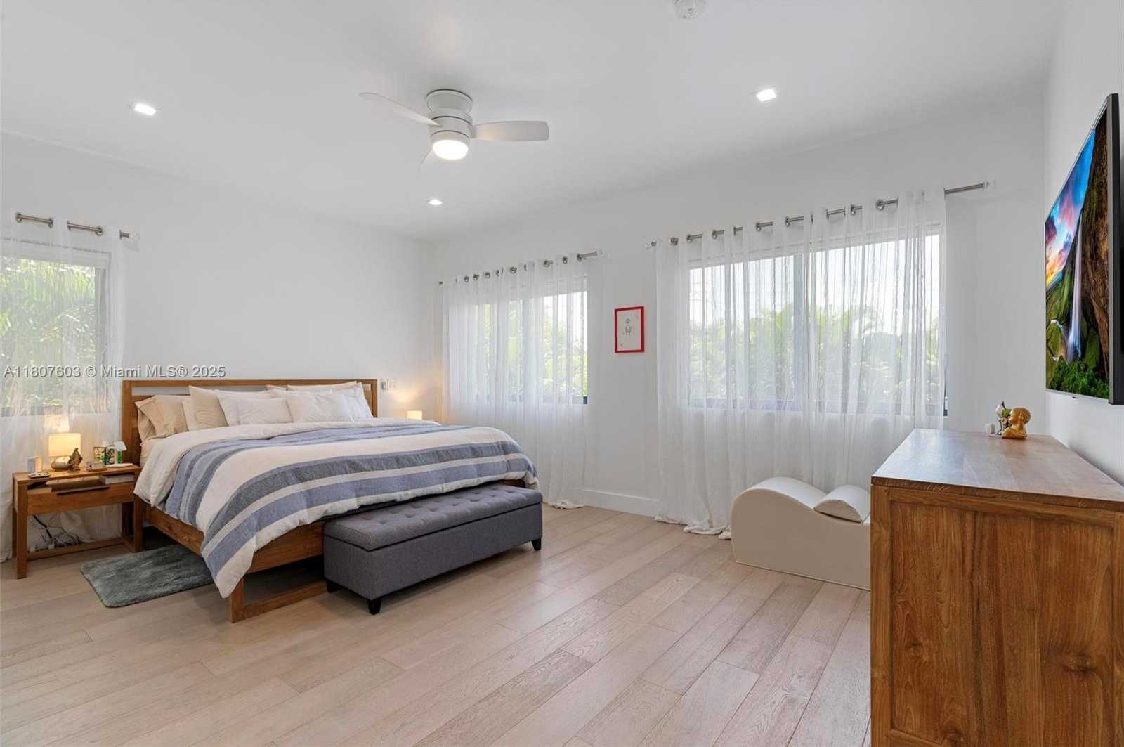 Small Image of 5960 SOUTH WEST 41ST ST, Miami Number 23