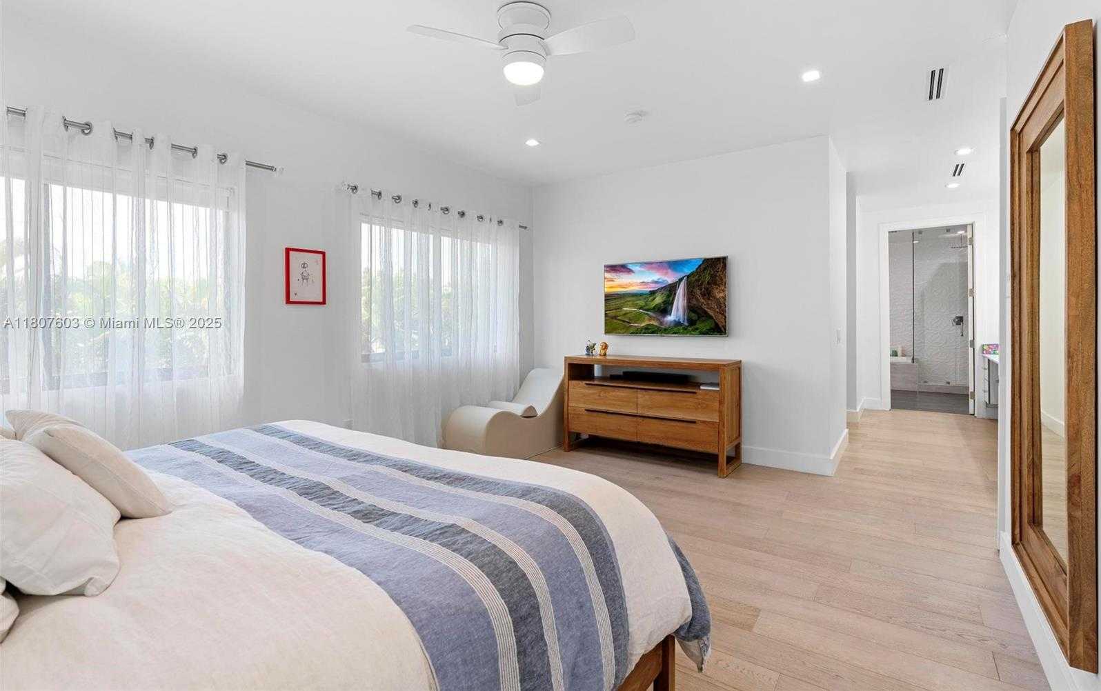 Small Image of 5960 SOUTH WEST 41ST ST, Miami Number 24