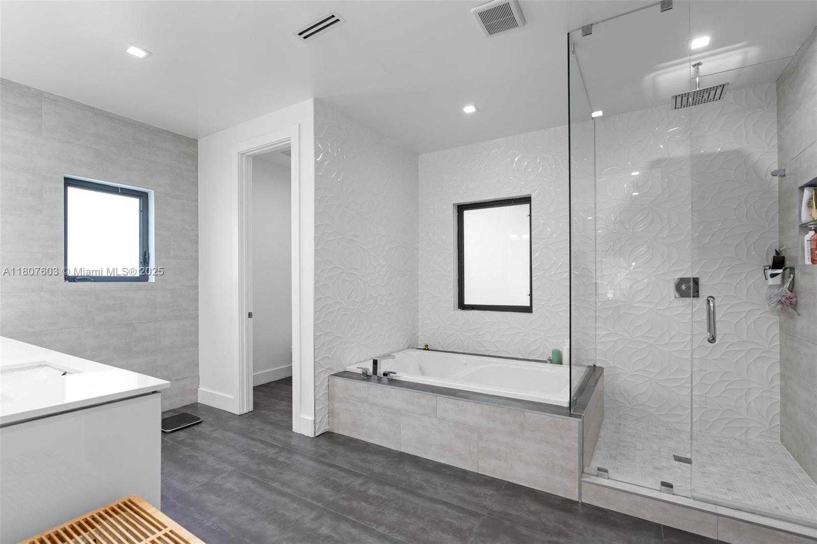 Small Image of 5960 SOUTH WEST 41ST ST, Miami Number 26