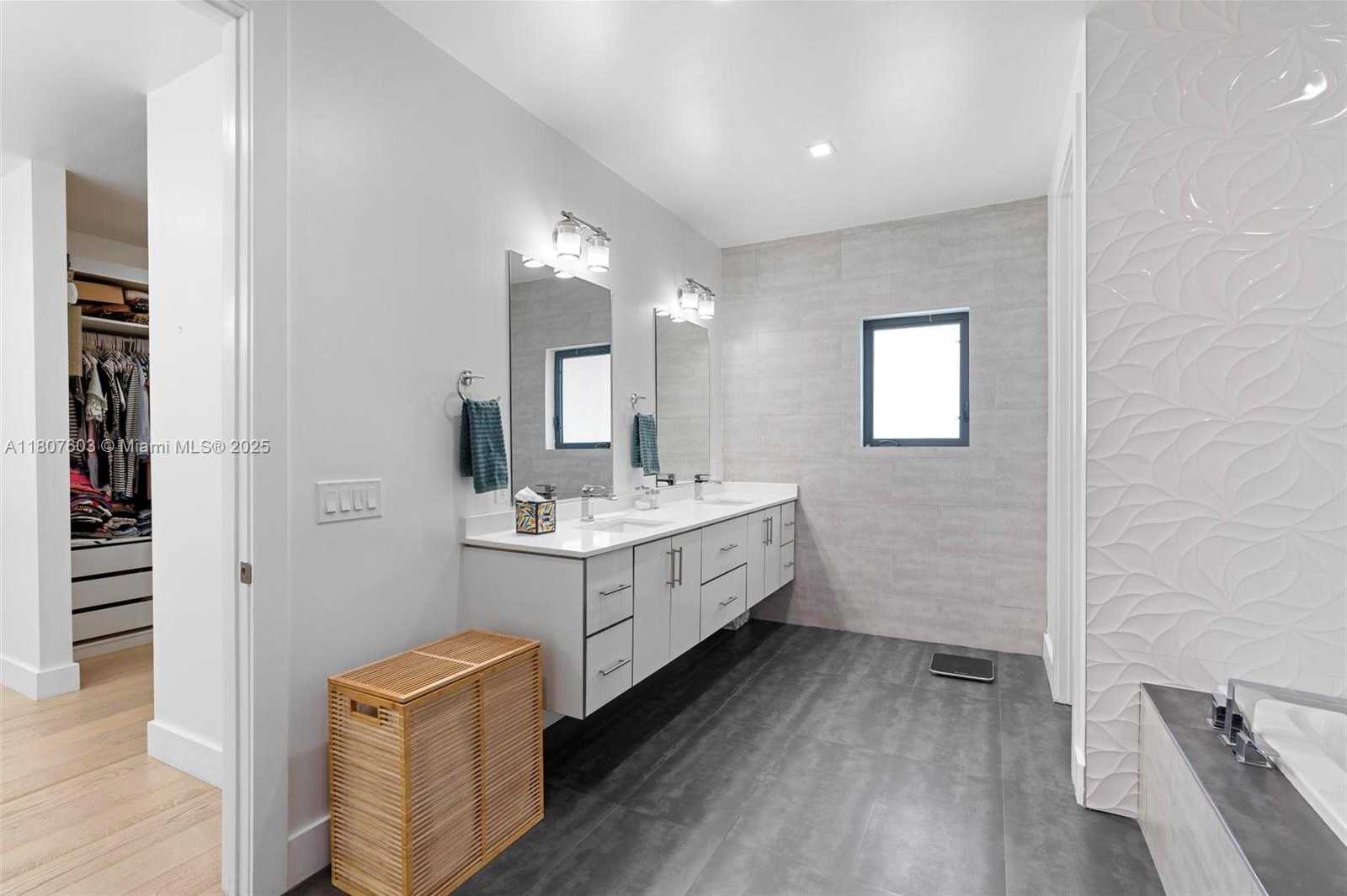 Small Image of 5960 SOUTH WEST 41ST ST, Miami Number 27