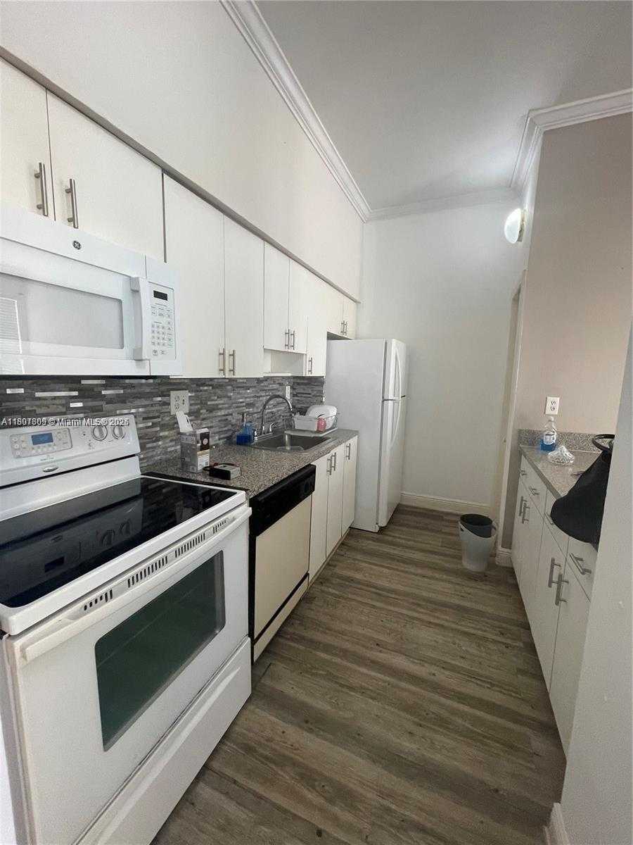Small Image of 7420 WEST 20TH AVE #151, Hialeah Number 3