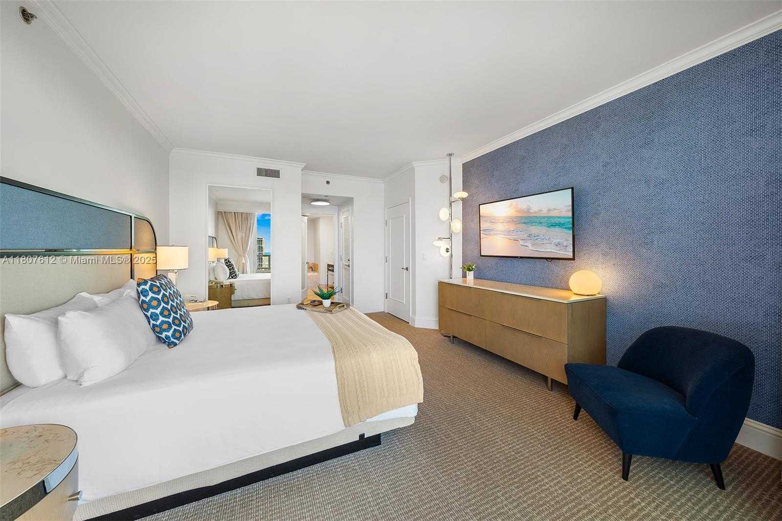 Small Image of 4401 COLLINS AVE #3505, Miami Beach Number 15
