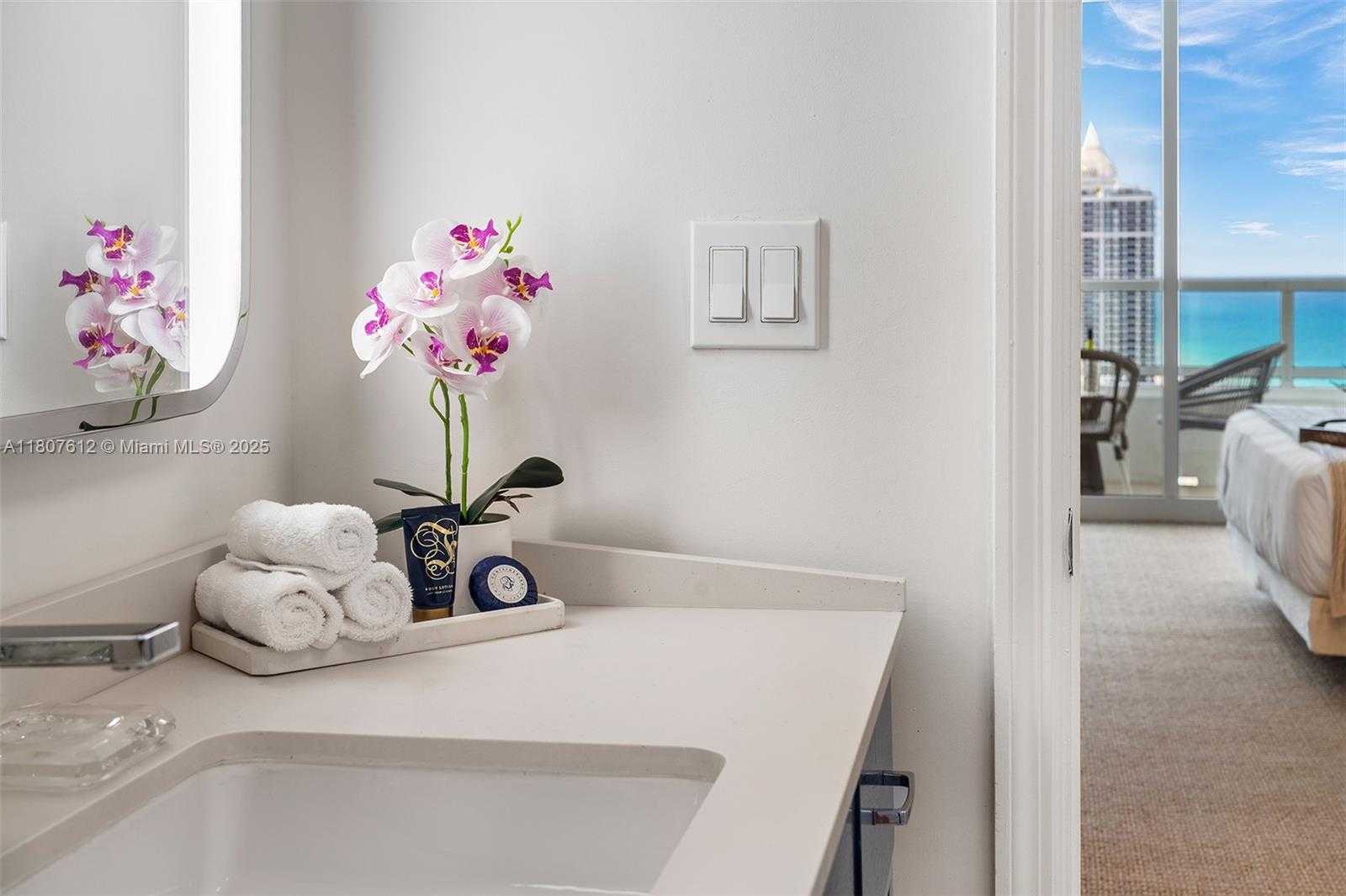 Small Image of 4401 COLLINS AVE #3505, Miami Beach Number 18
