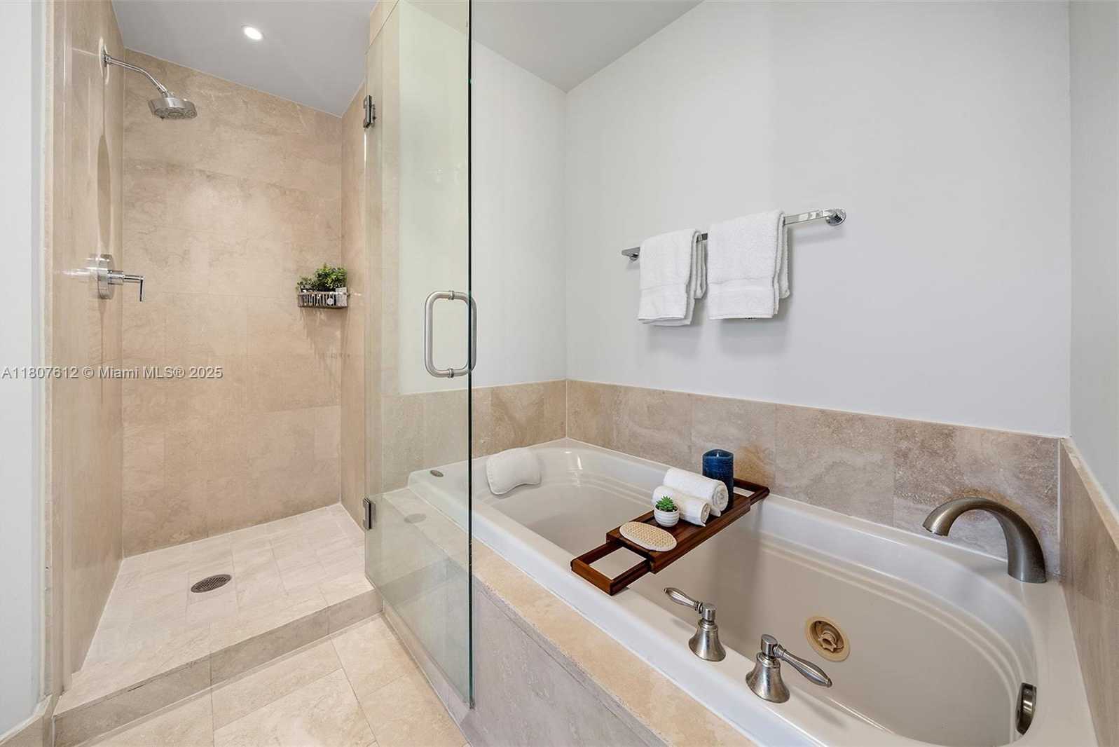 Small Image of 4401 COLLINS AVE #3505, Miami Beach Number 19