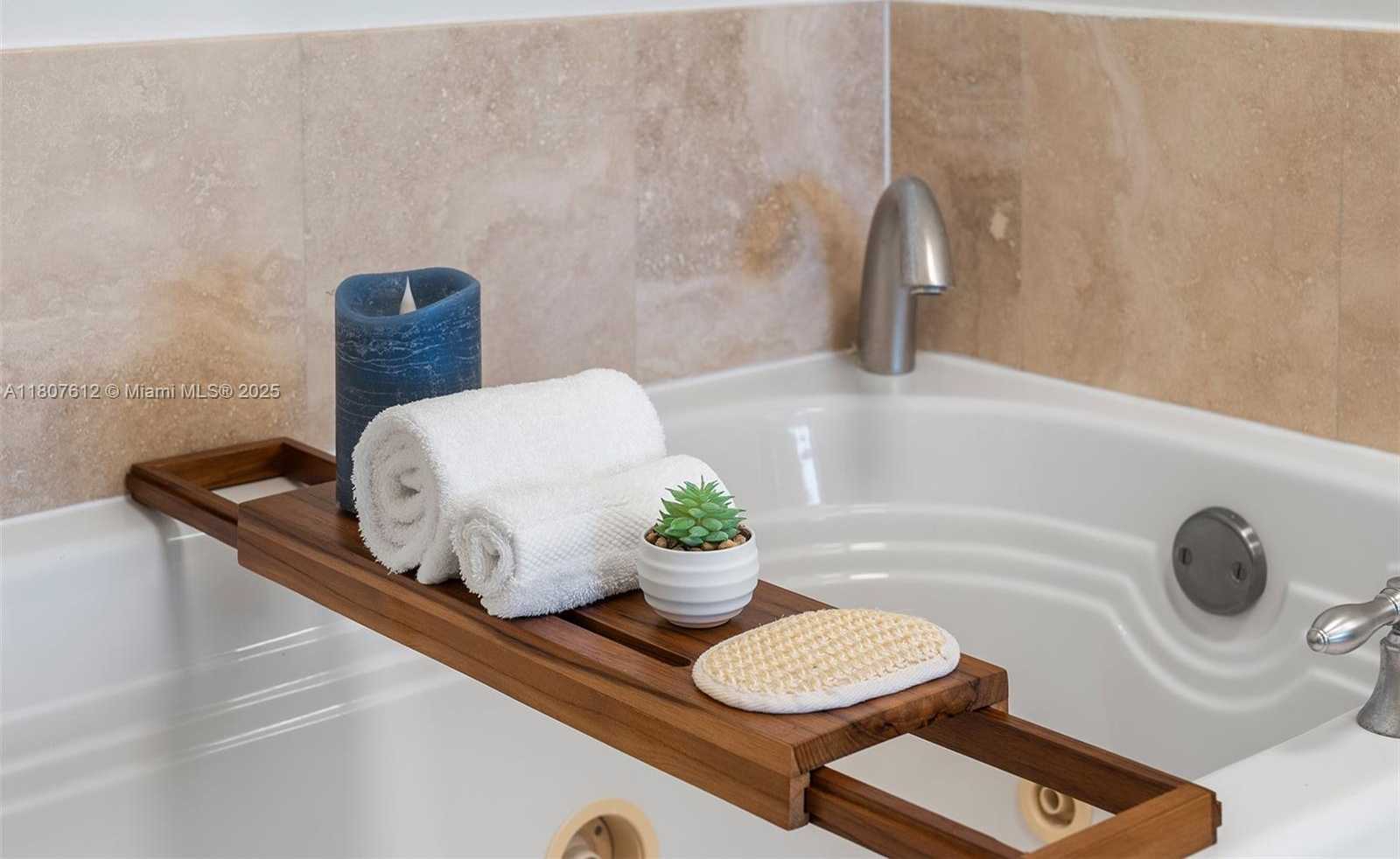 Small Image of 4401 COLLINS AVE #3505, Miami Beach Number 20